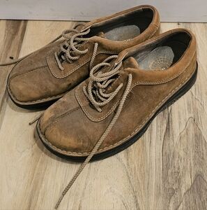 Merrell's men's Tan Leather Casual Shoes